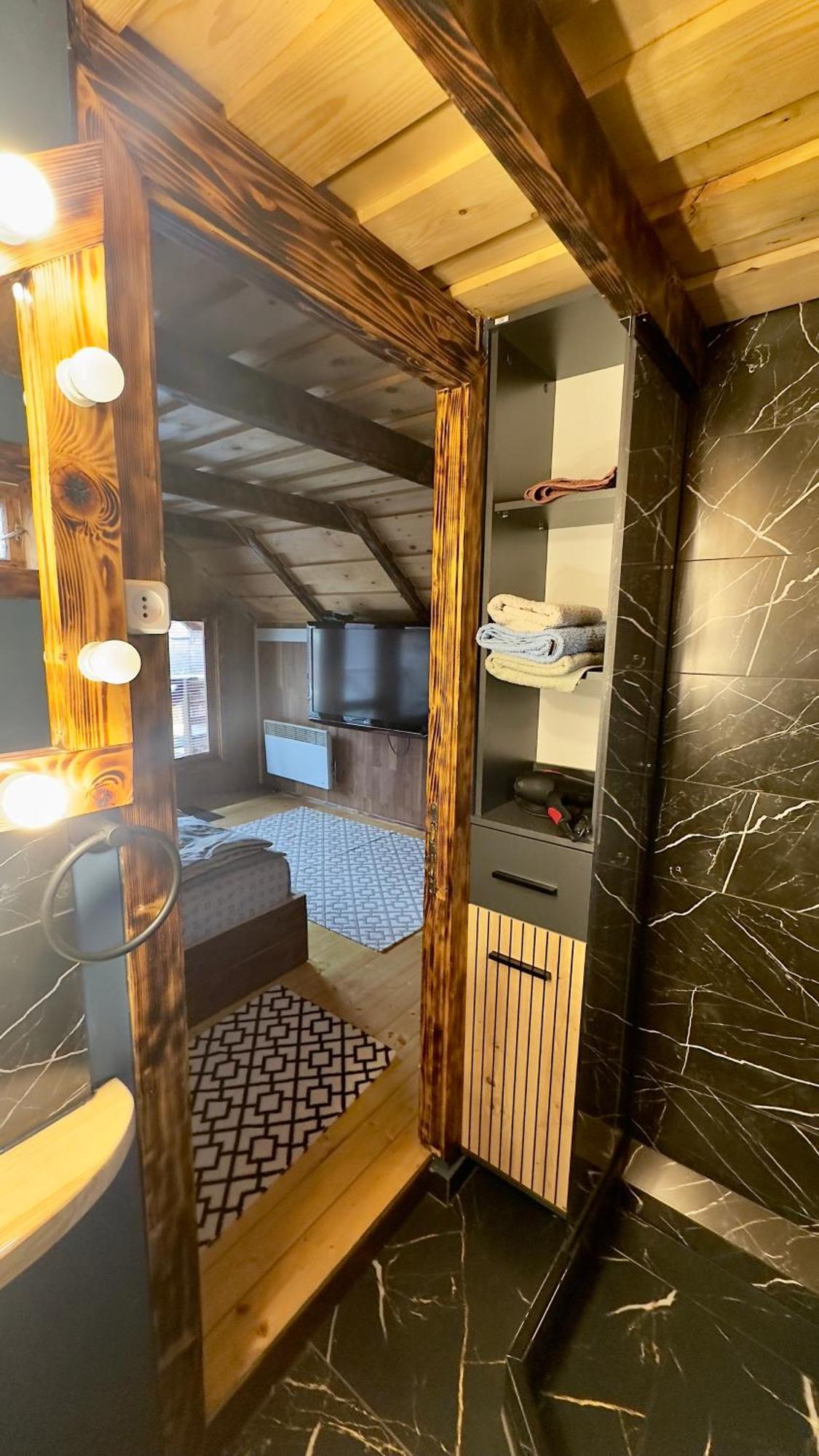 Vip-Domyk Rakhiv Extérieur photo